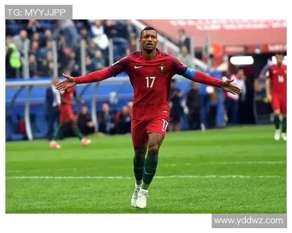 足球传奇告别赛场回顾赛季后退役的明星球员与他们的辉煌瞬间